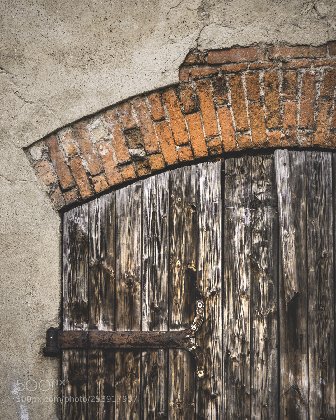 Sony a6000 sample photo. Historic timber door, gda photography