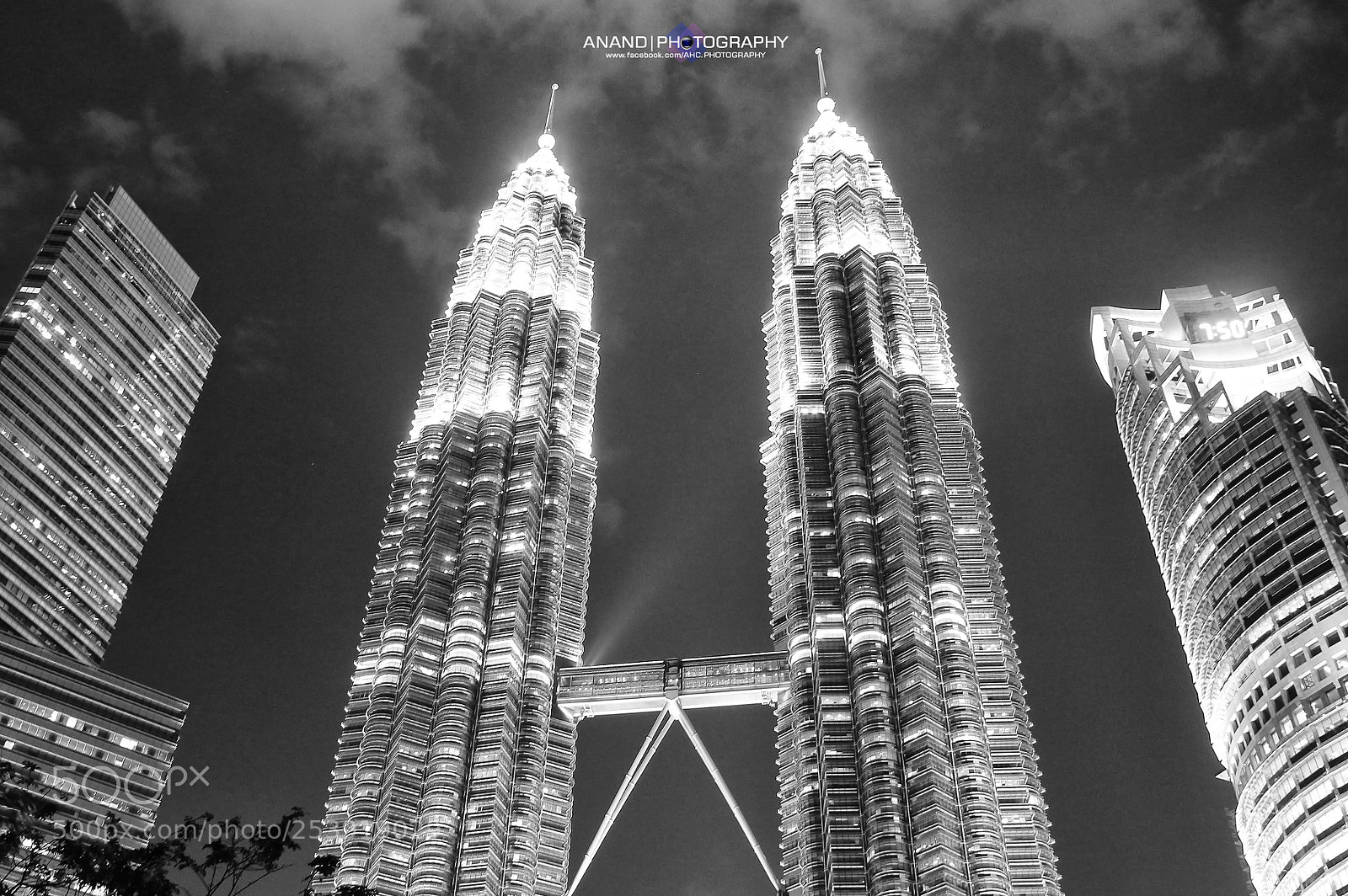 Canon EOS 100D (EOS Rebel SL1 / EOS Kiss X7) sample photo. Petronas twin towers photography