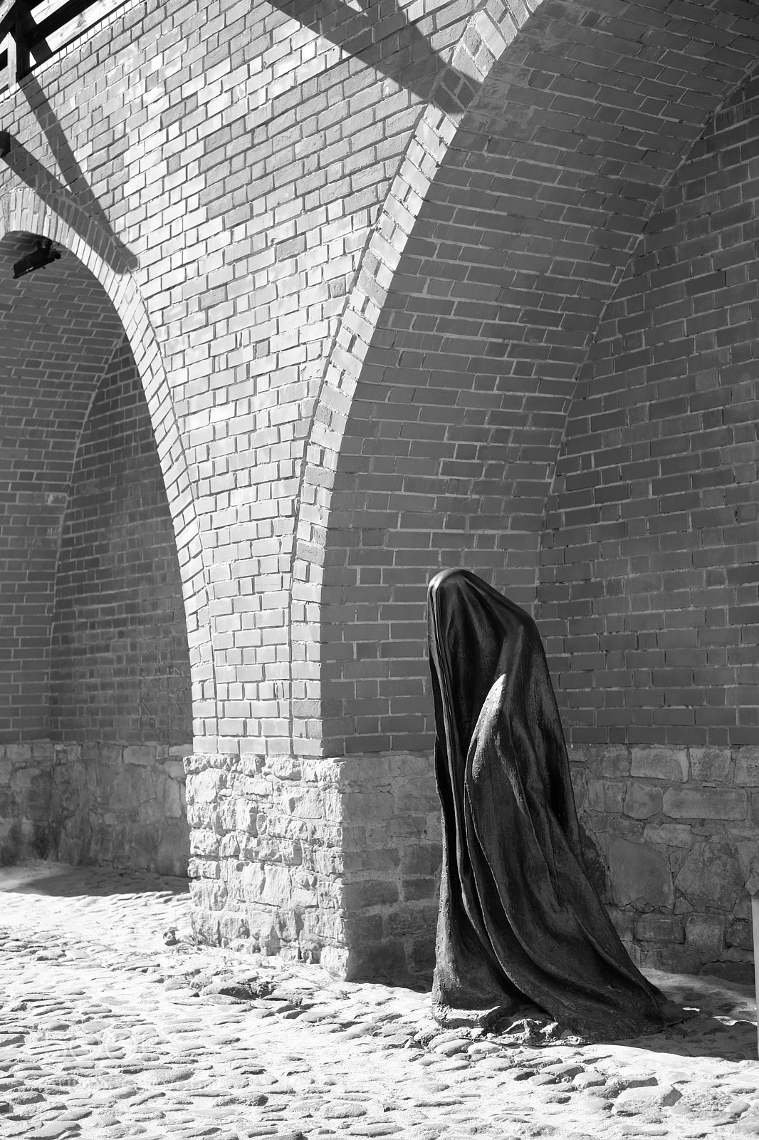 Fujifilm X-T20 sample photo. Ghost sculpture () b&w photography