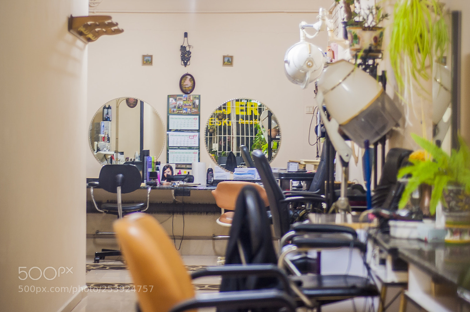 Nikon D70 sample photo. Oldschool barber photography