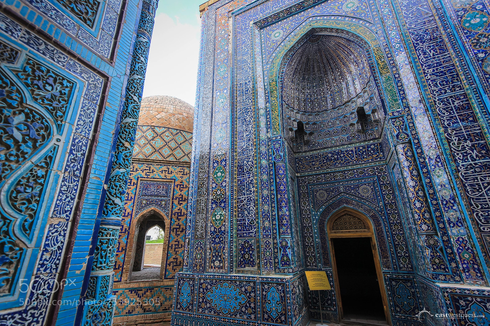 Canon EOS 700D (EOS Rebel T5i / EOS Kiss X7i) sample photo. The blue tombs of photography