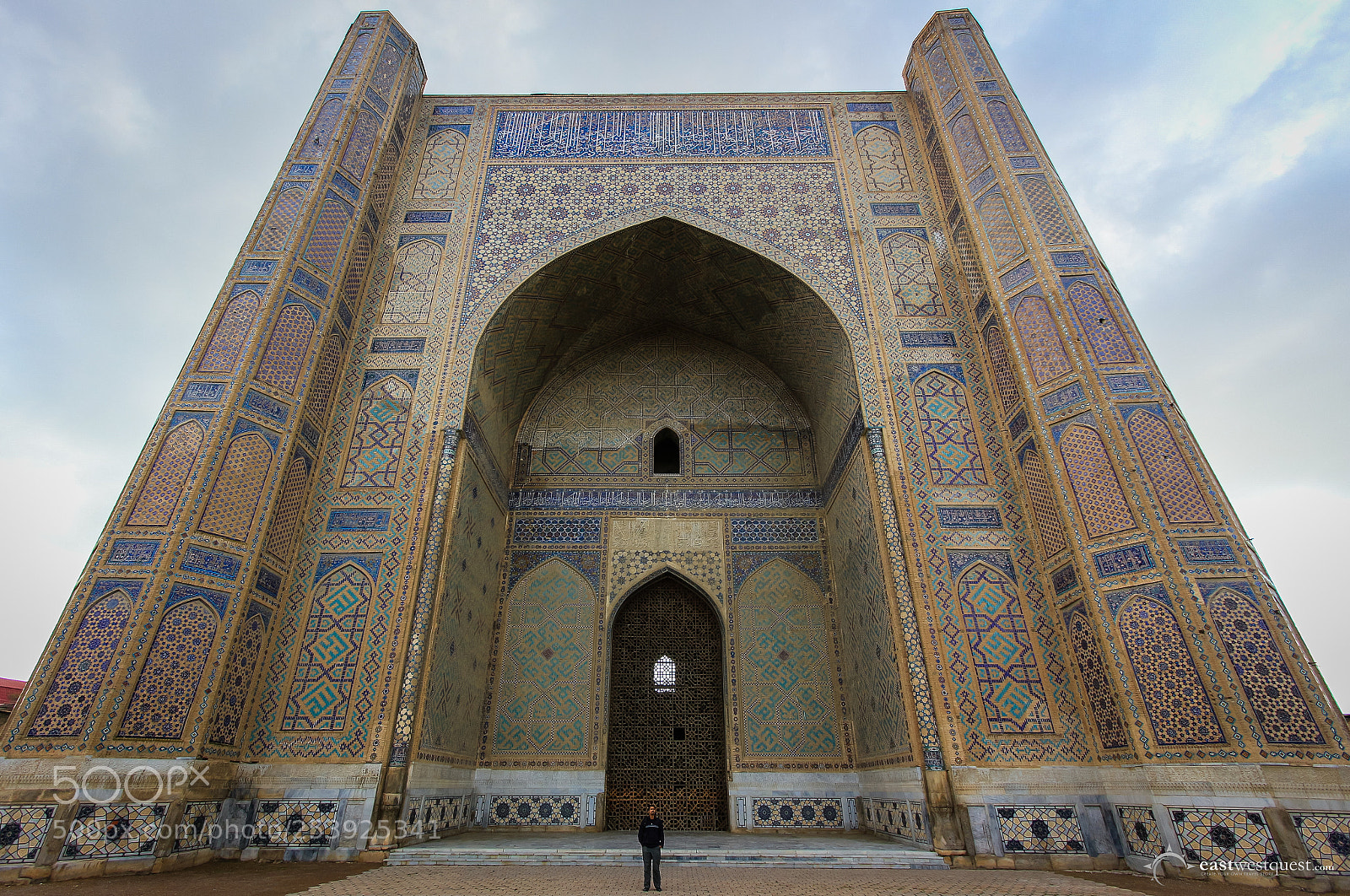Canon EOS 700D (EOS Rebel T5i / EOS Kiss X7i) sample photo. The enormous bibi-khanym mosque photography
