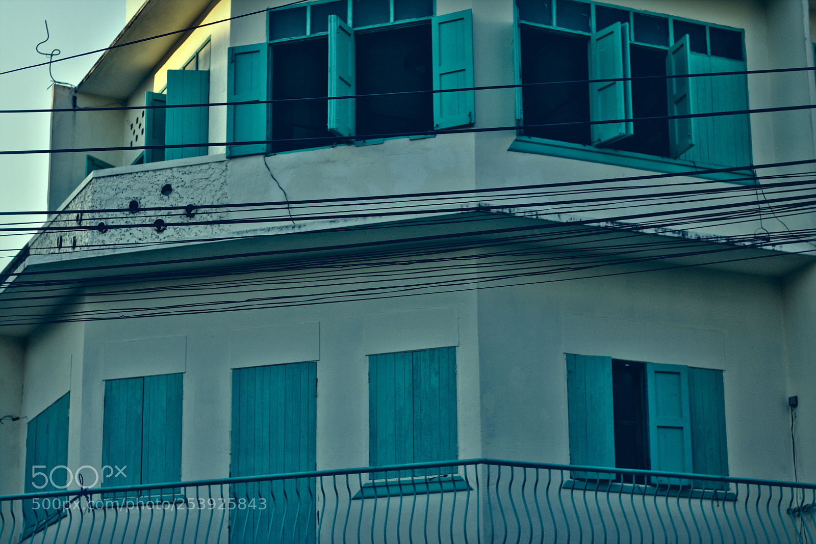 Canon EOS 750D (EOS Rebel T6i / EOS Kiss X8i) sample photo. Blue photography