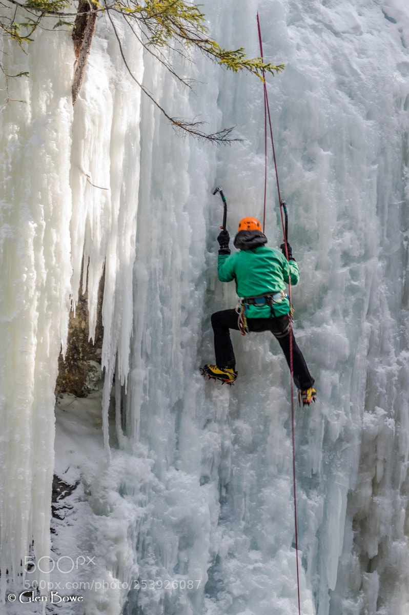 Pentax K-3 II sample photo. The ice climber photography