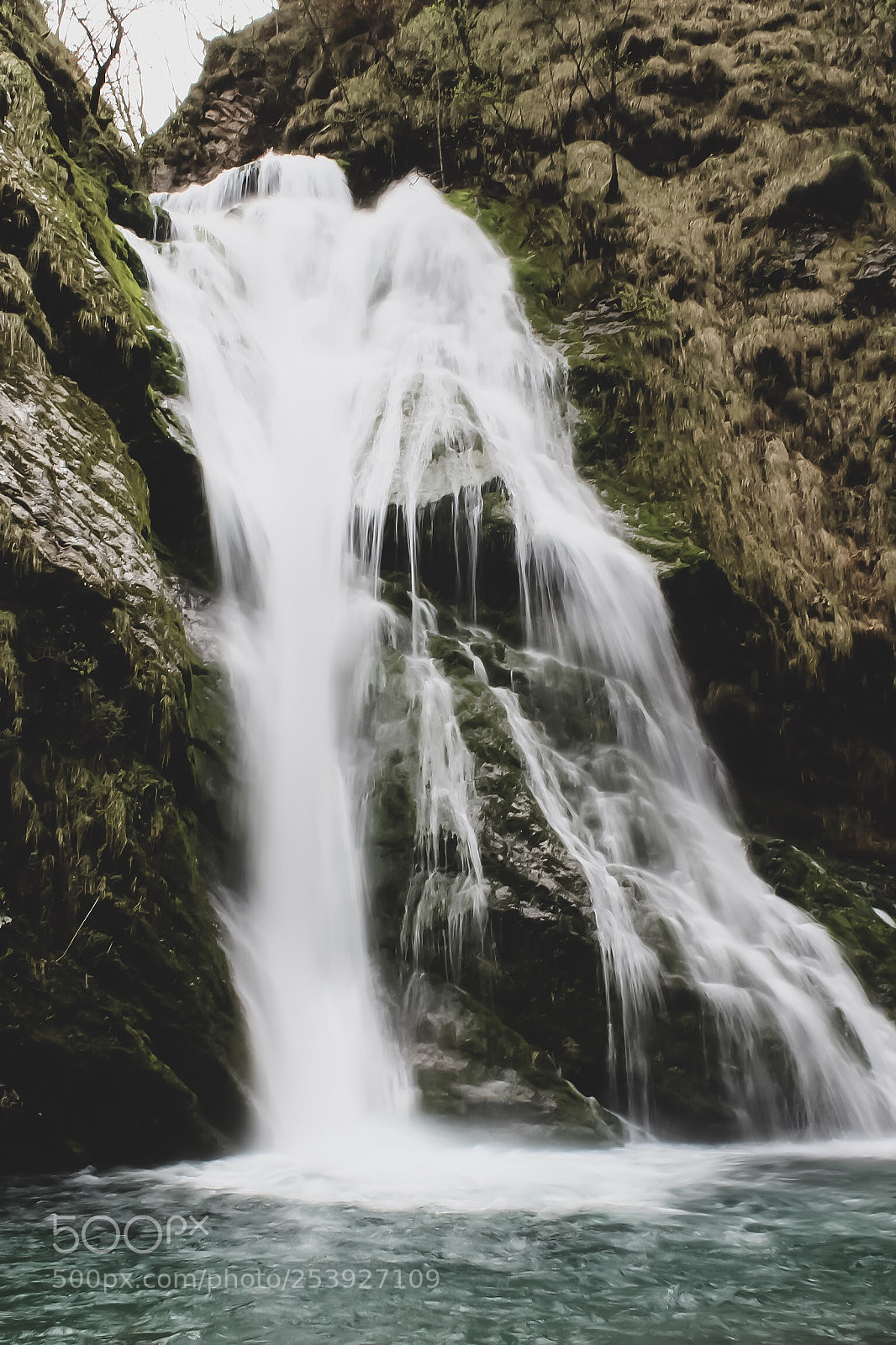 Canon EOS 1300D (EOS Rebel T6 / EOS Kiss X80) sample photo. Waterfall plera  photography