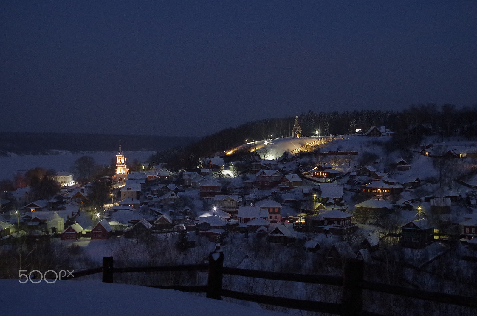 Pentax K-50 sample photo. Winter, evening. plyos , gora levitana. photography