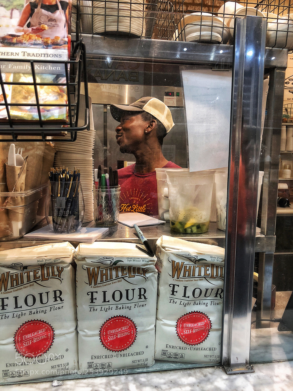 Apple iPhone X sample photo. Through the looking glasses  photography