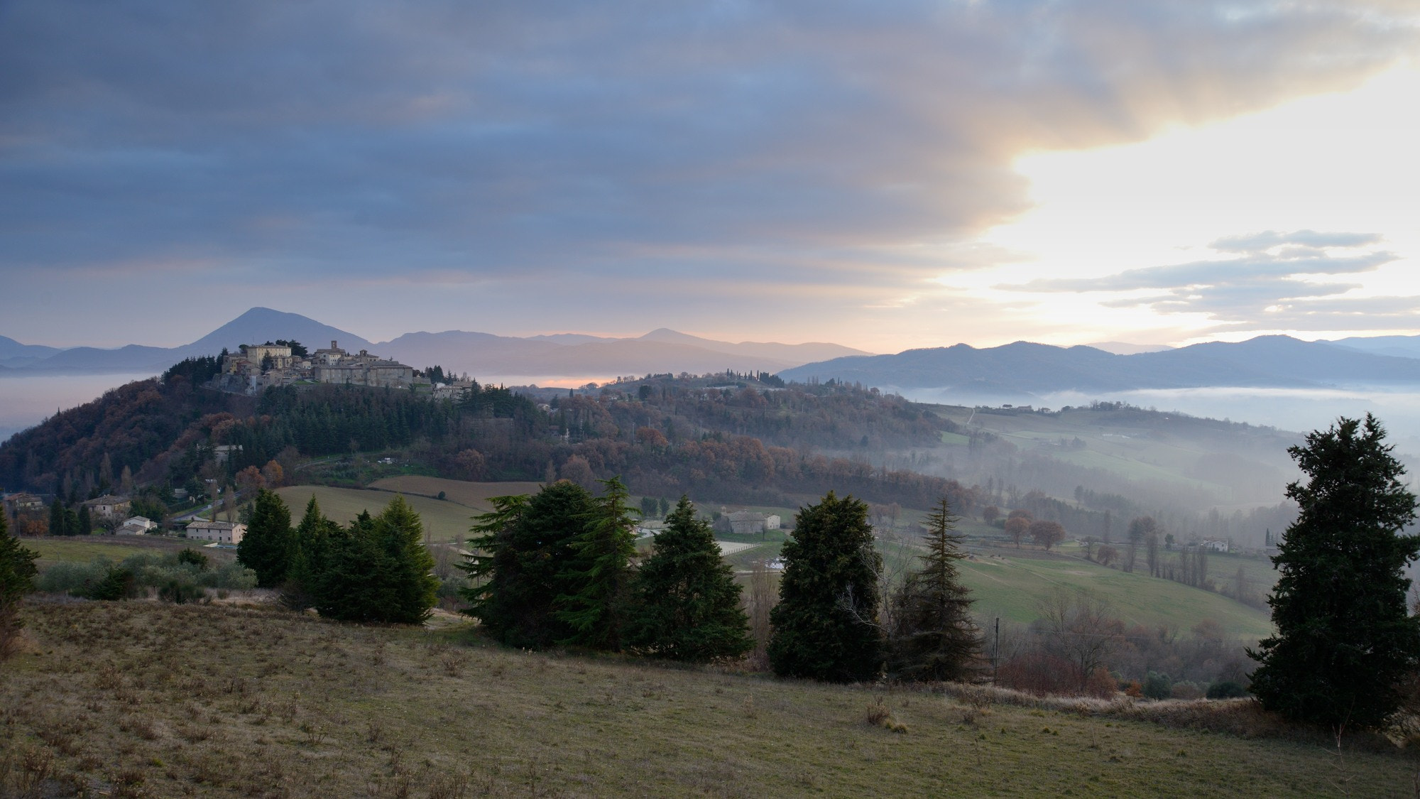 Nikon D800 sample photo. Montone, italy photography