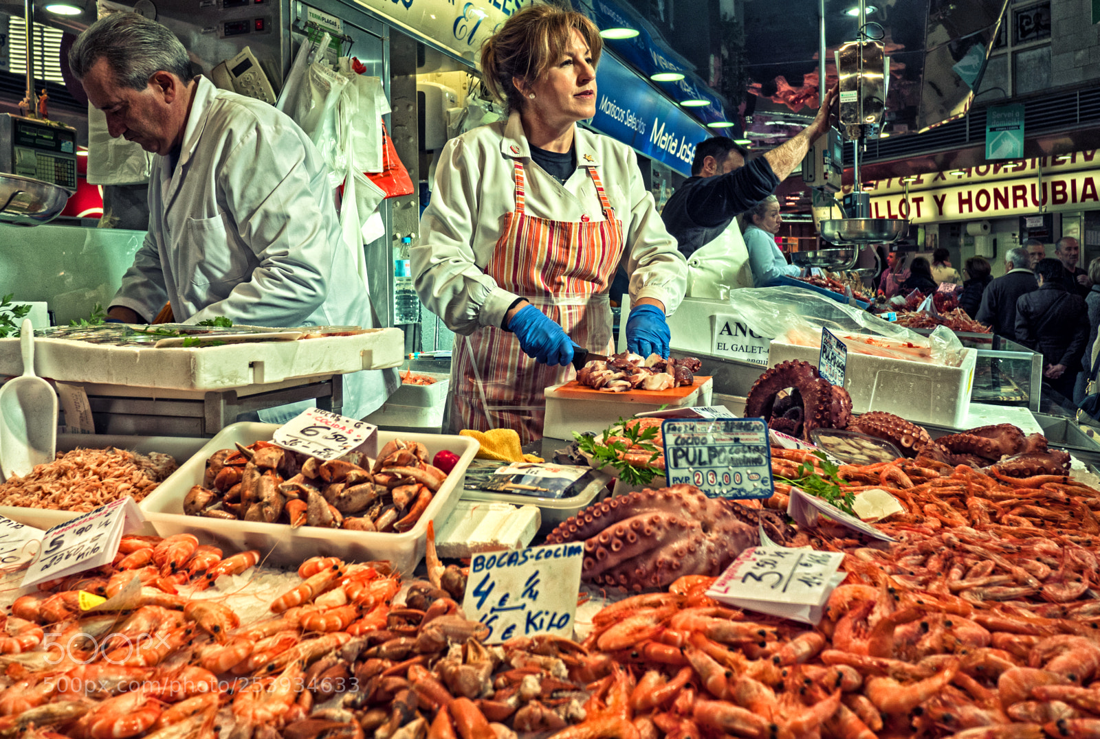 Panasonic Lumix DMC-GX8 sample photo. Chopping up the octopus photography