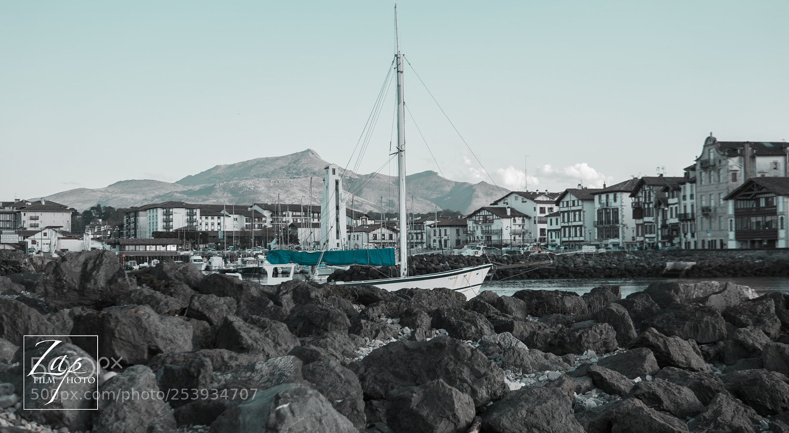 Sony a6000 sample photo. Alone photography