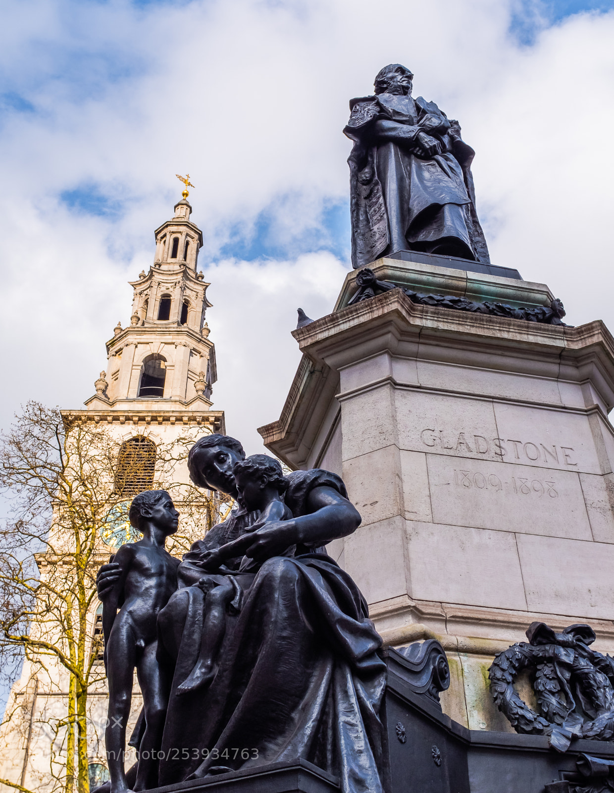 Fujifilm X100F sample photo. Gladstone monument st clements photography