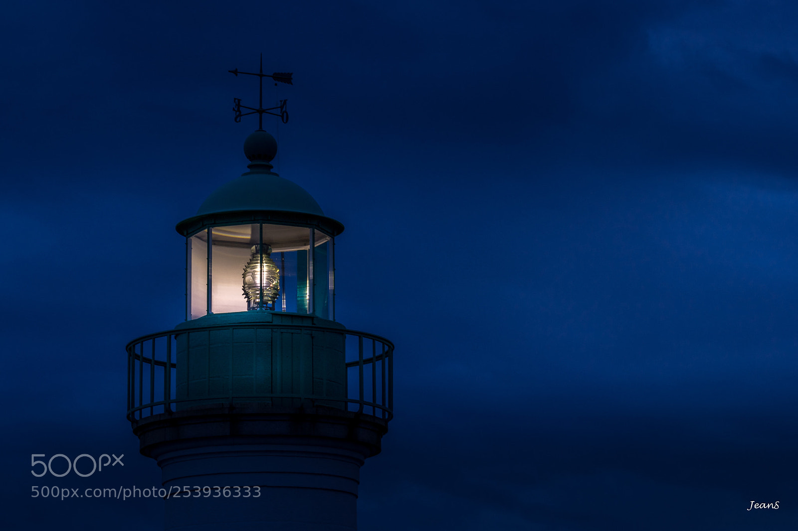 Canon EOS 80D sample photo. Paimboeuf lighthouse in the photography
