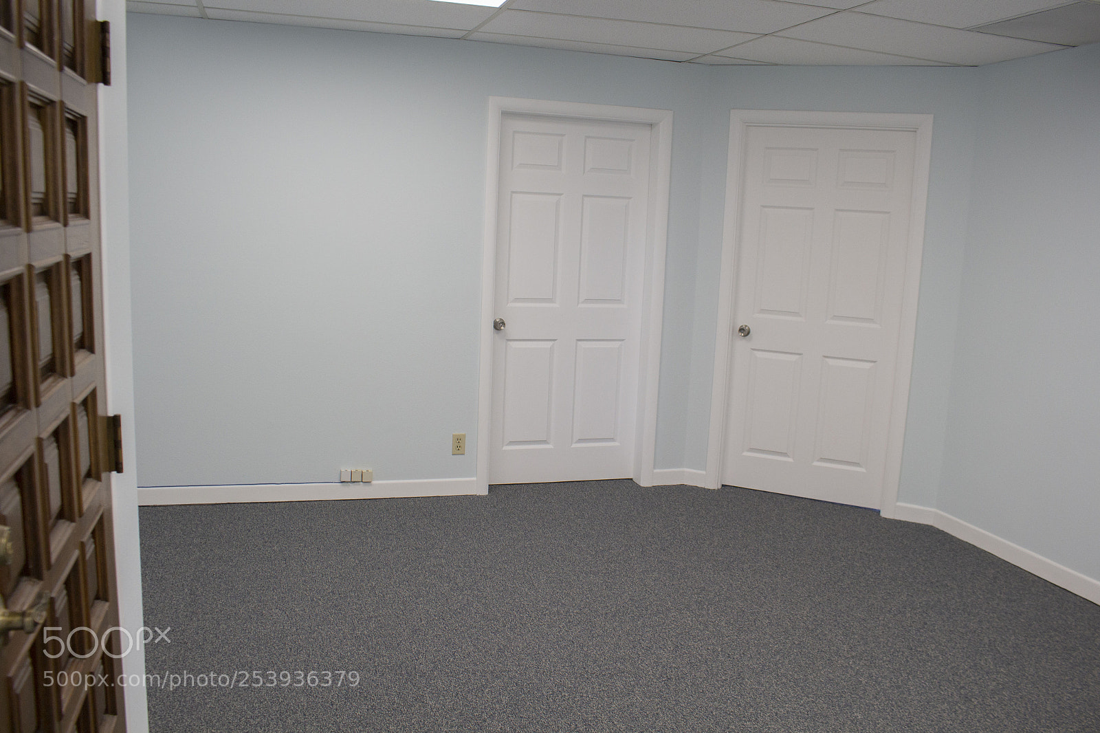 Canon EOS 700D (EOS Rebel T5i / EOS Kiss X7i) sample photo. Office space photography