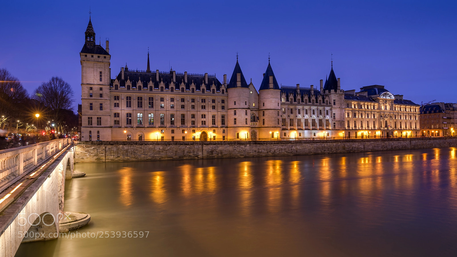 Sony a7 II sample photo. Conciergerie photography