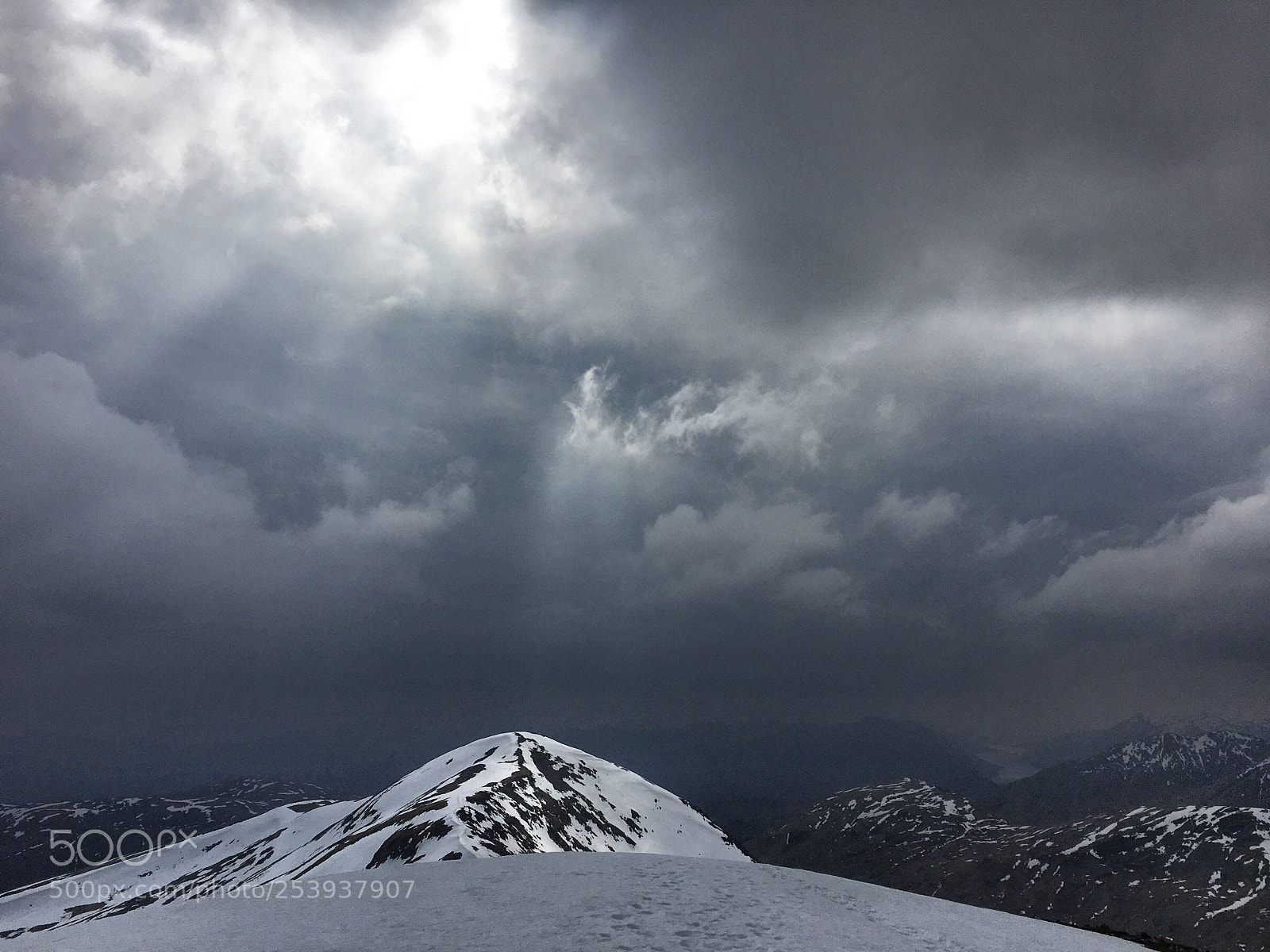 Apple iPhone 6s sample photo. Ominous skies above gulvain photography