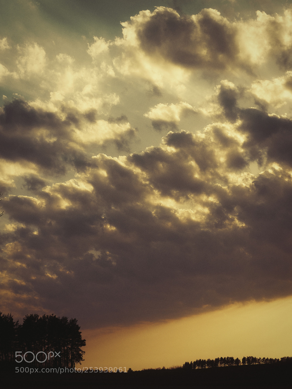 Olympus OM-D E-M5 II sample photo. Sunset clouds photography