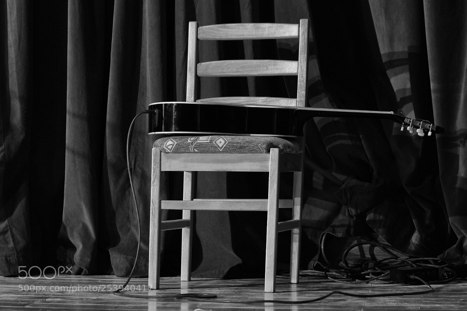 Canon EOS 700D (EOS Rebel T5i / EOS Kiss X7i) sample photo. Musician's break photography