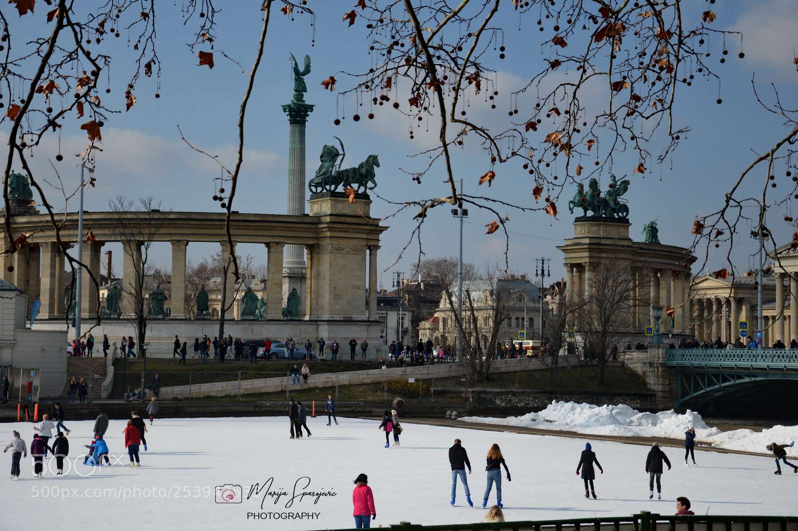 Nikon D3200 sample photo. Heroes` square photography