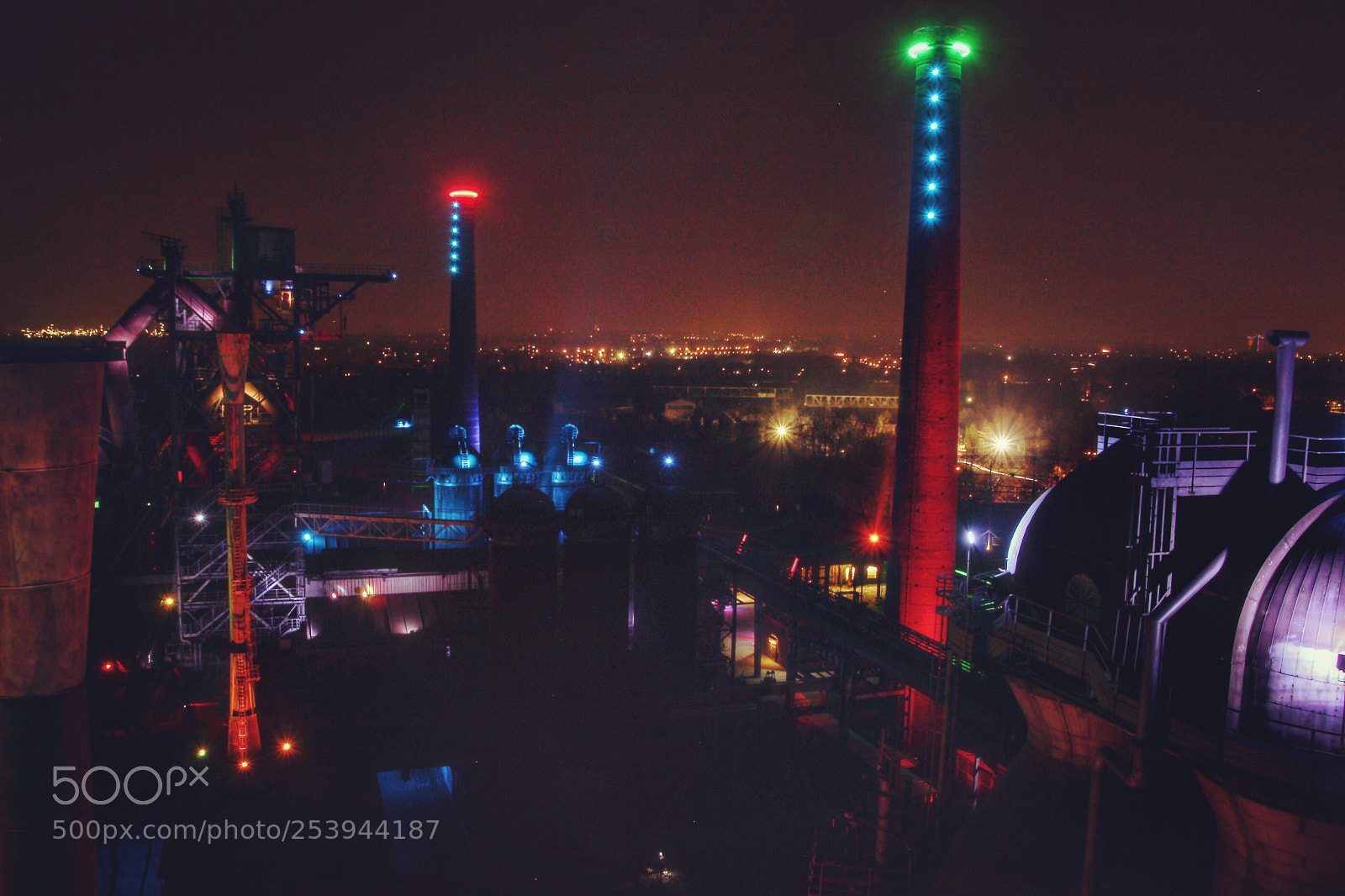Canon EOS 1300D (EOS Rebel T6 / EOS Kiss X80) sample photo. Duisburg night shot photography