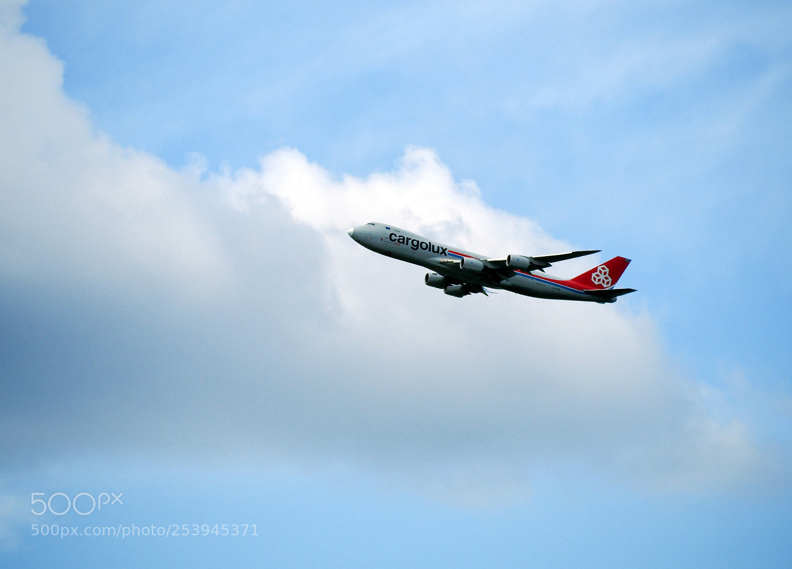 Olympus OM-D E-M5 II sample photo. Cargolux photography