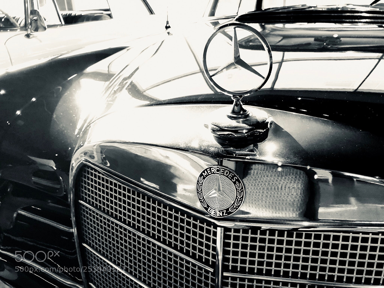 Apple iPhone X sample photo. Old mercedes car photography