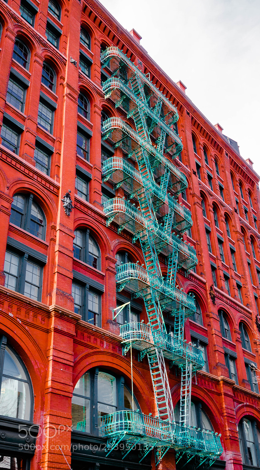 Nikon D3200 sample photo. Red building in manhattan photography