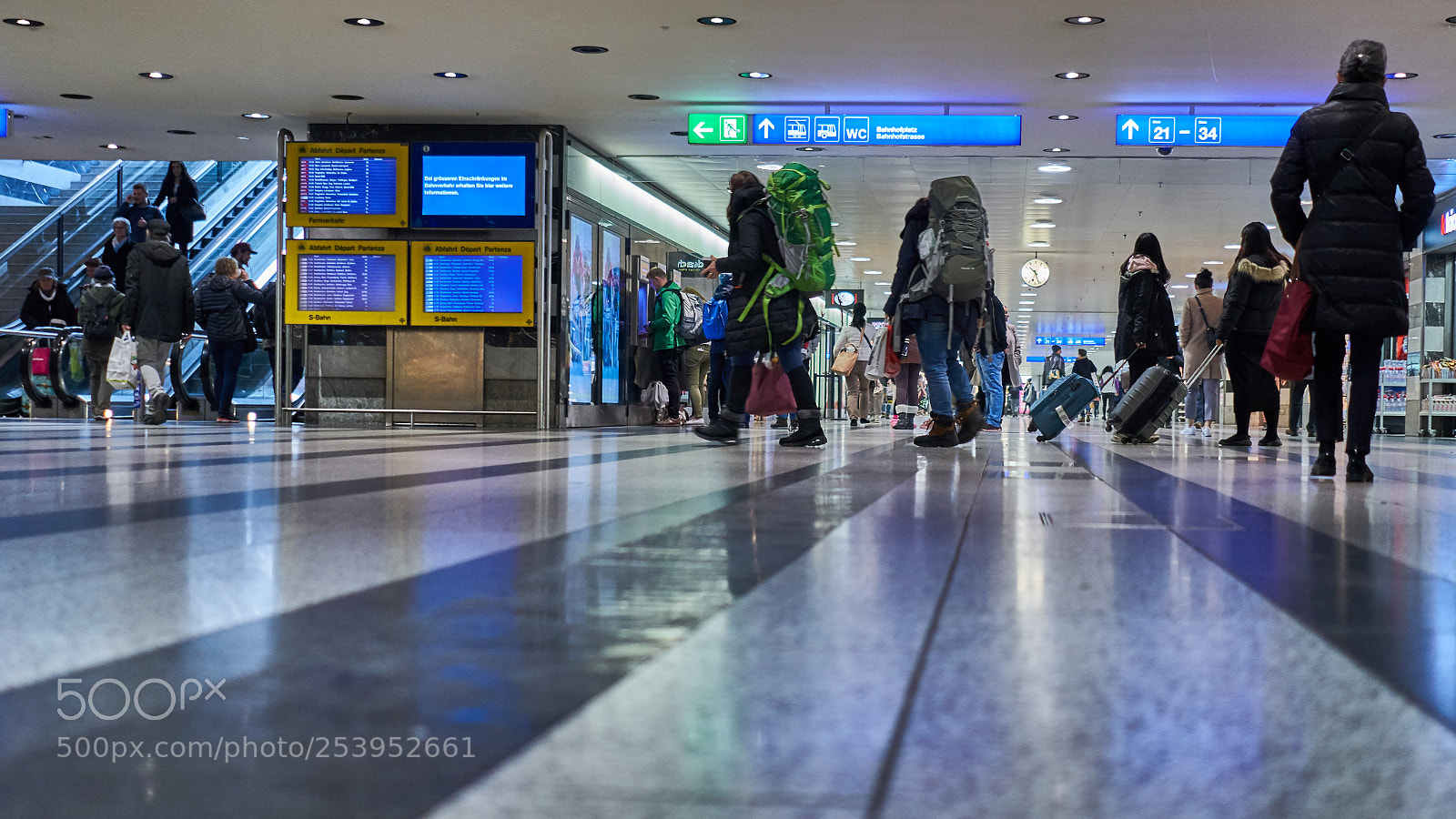 Sony a7R II sample photo. Zürich station photography