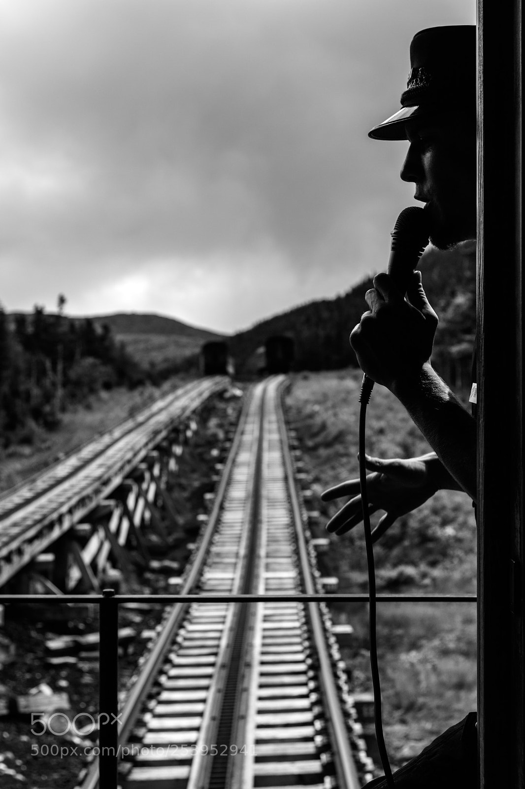 Canon EOS 750D (EOS Rebel T6i / EOS Kiss X8i) sample photo. Mount washing cog railway photography