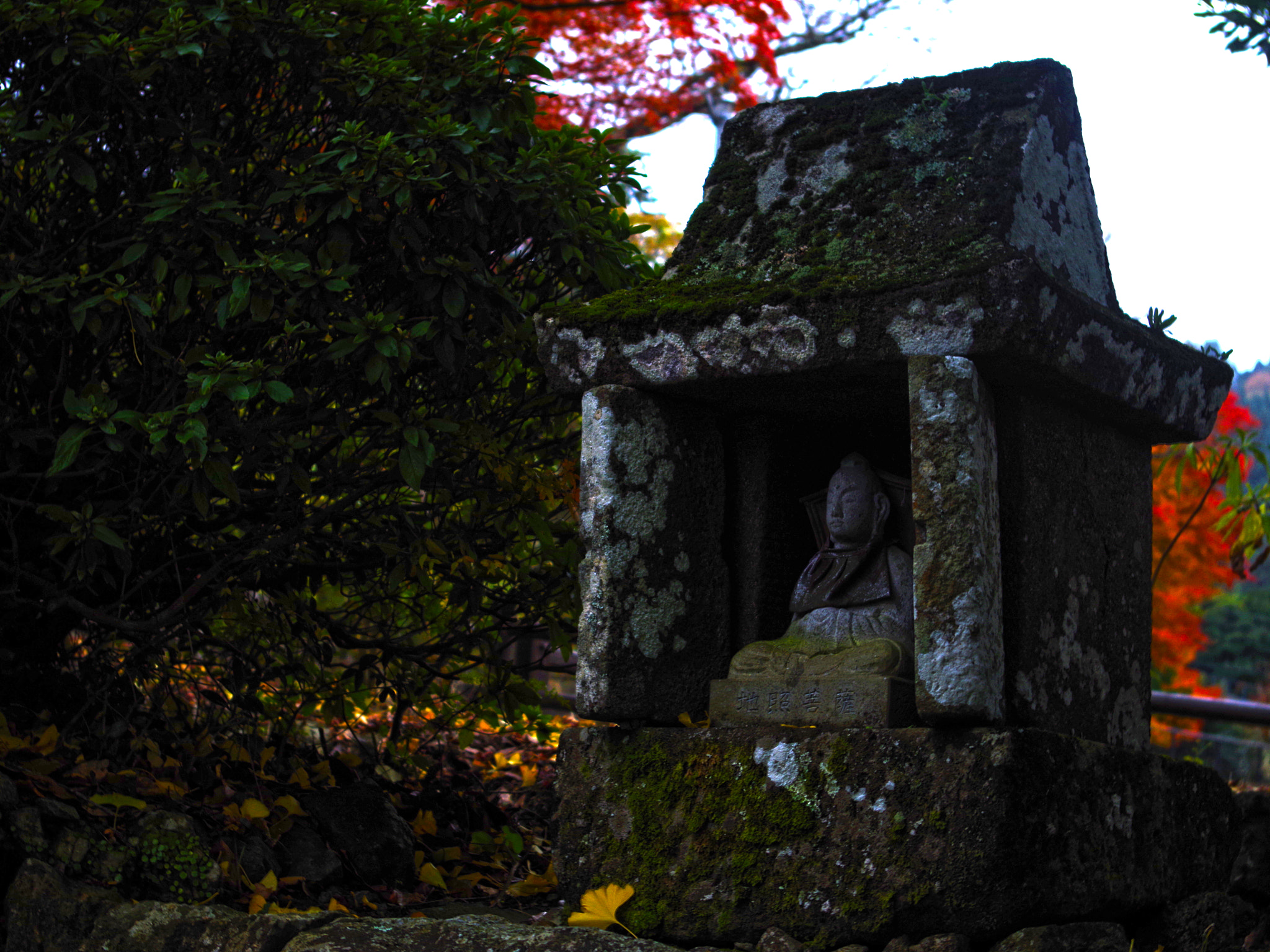 Pentax K-01 sample photo. Temple japan photography