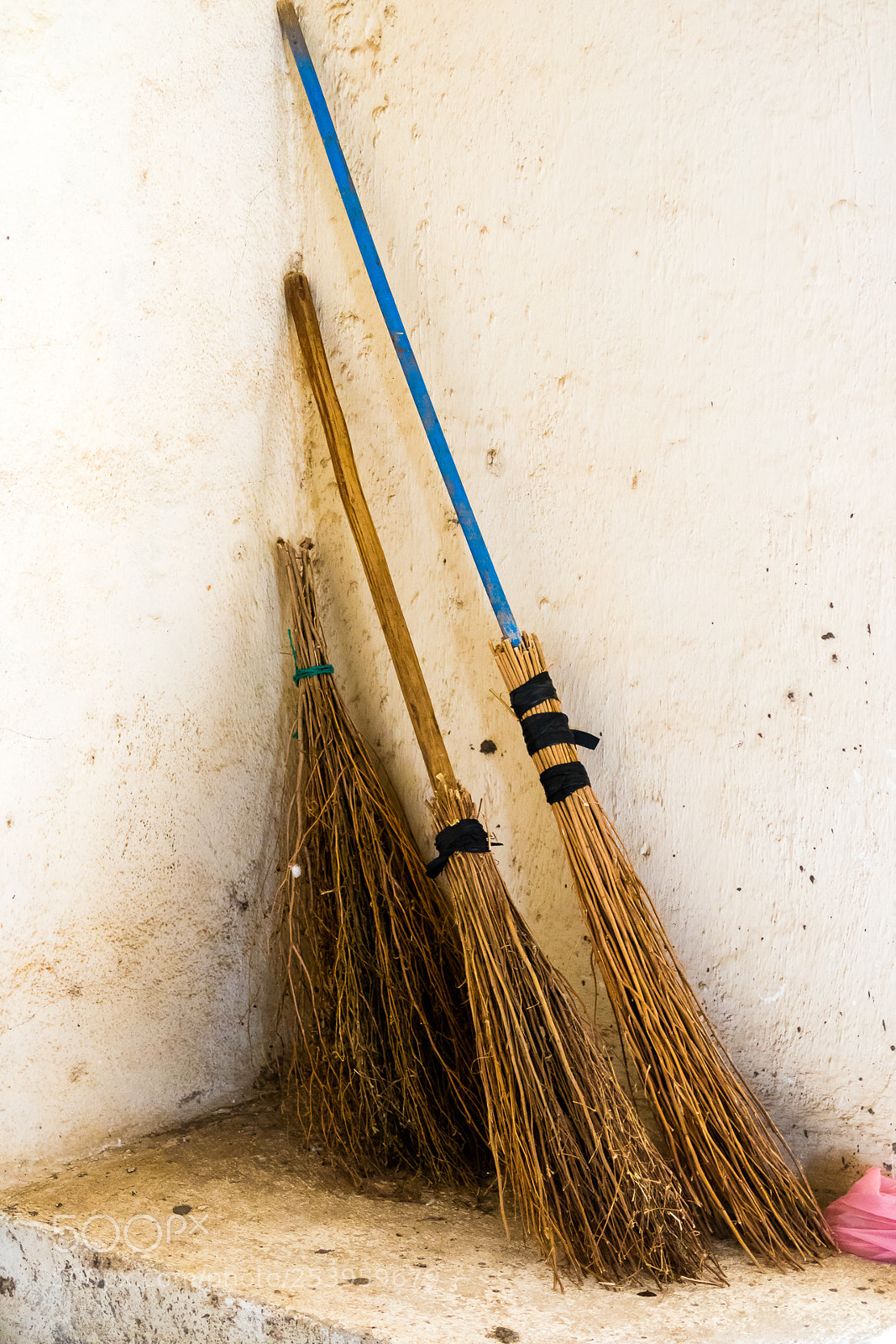 Canon EOS M3 sample photo. Brooms photography