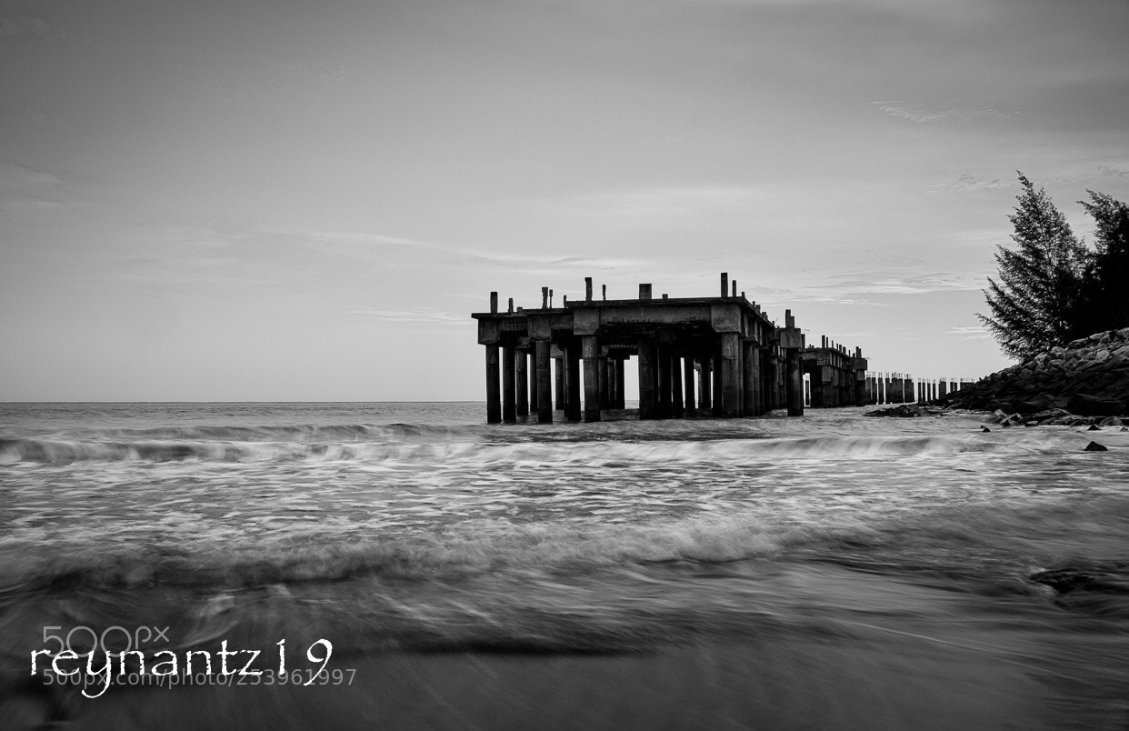 Canon EOS 60D sample photo. Abandoned structure at the photography