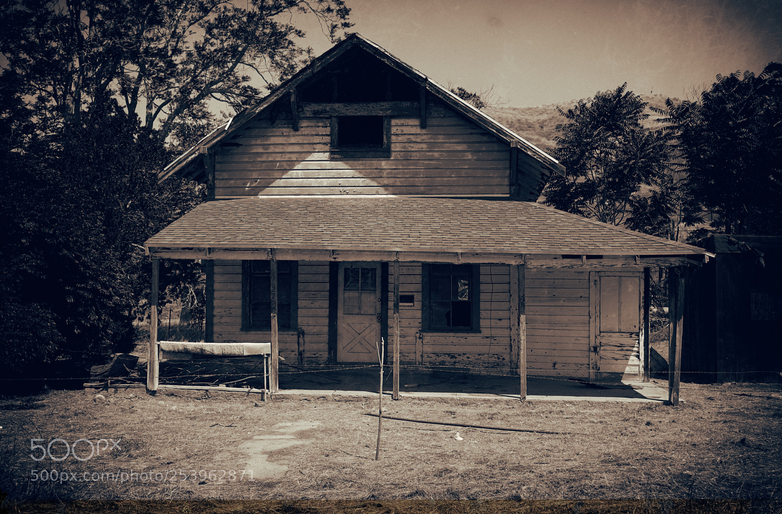 Nikon D3400 sample photo. B&w house photography