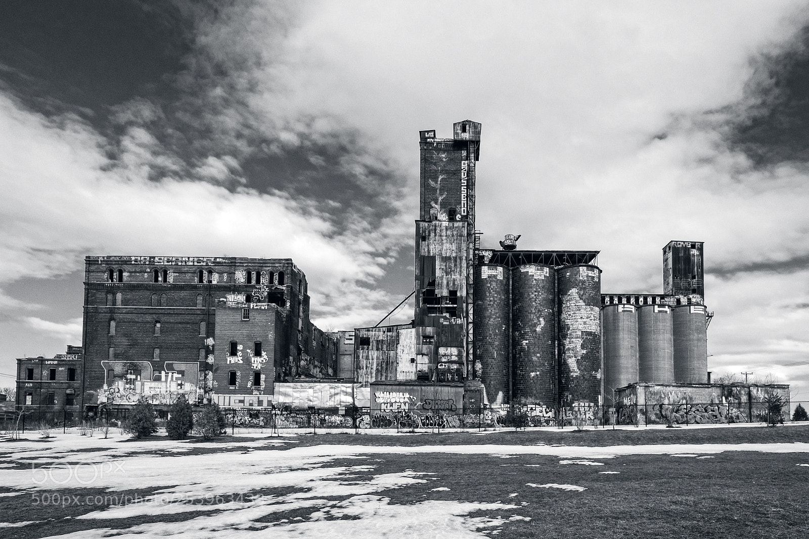 Fujifilm X-M1 sample photo. Montreal, canada malting silos photography