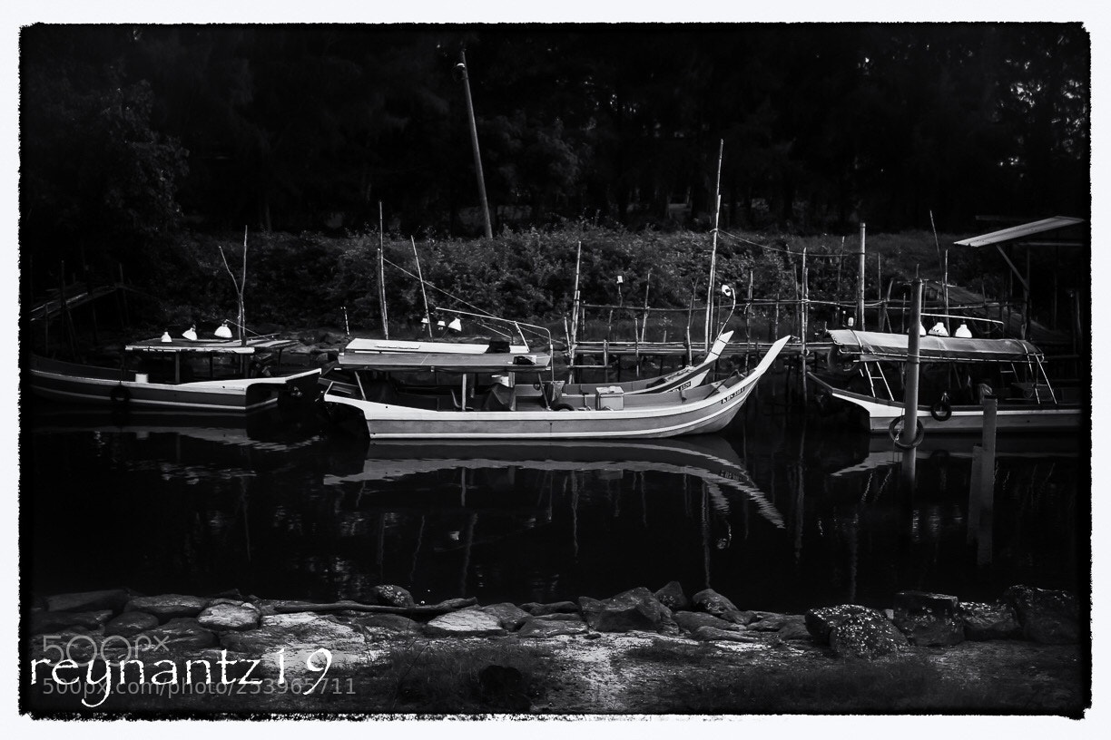 Canon EOS 60D sample photo. Fishing boats at the photography