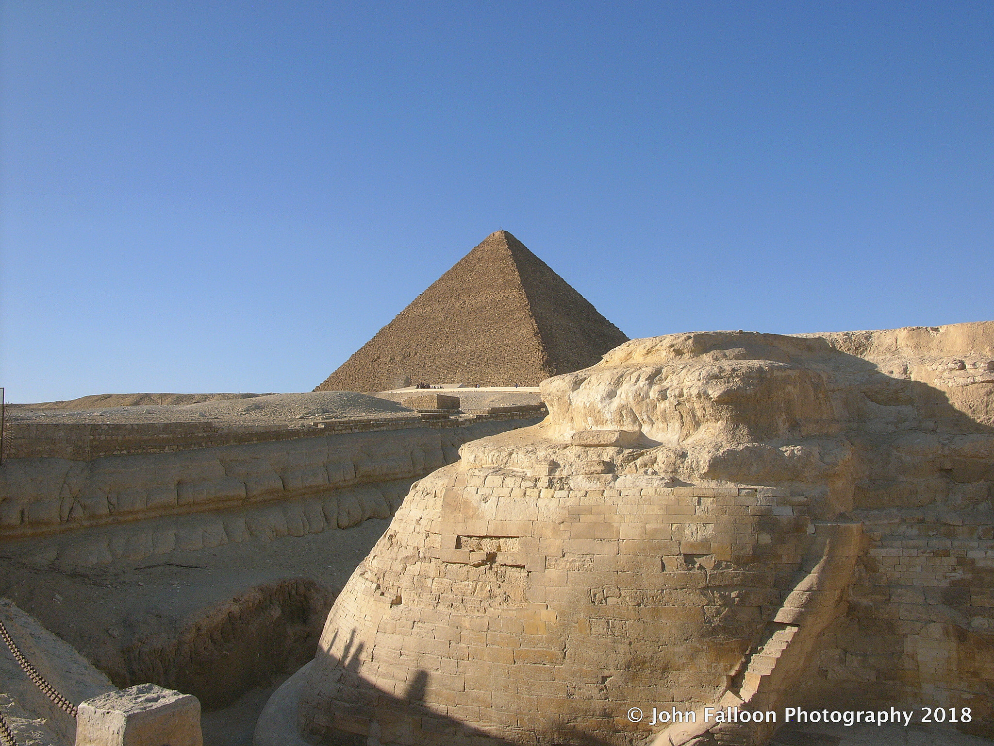 Leica DIGILUX 2 sample photo. Ruins at giza egypt photography