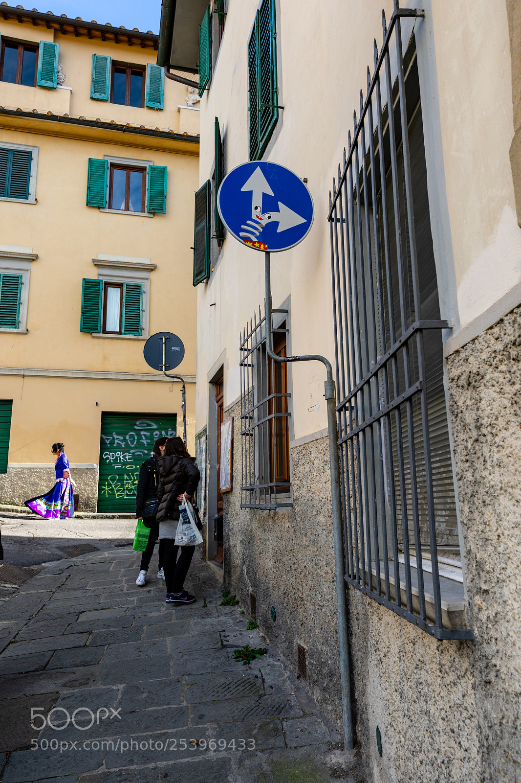 Canon EOS 5D Mark IV sample photo. Florence traffic sign art photography