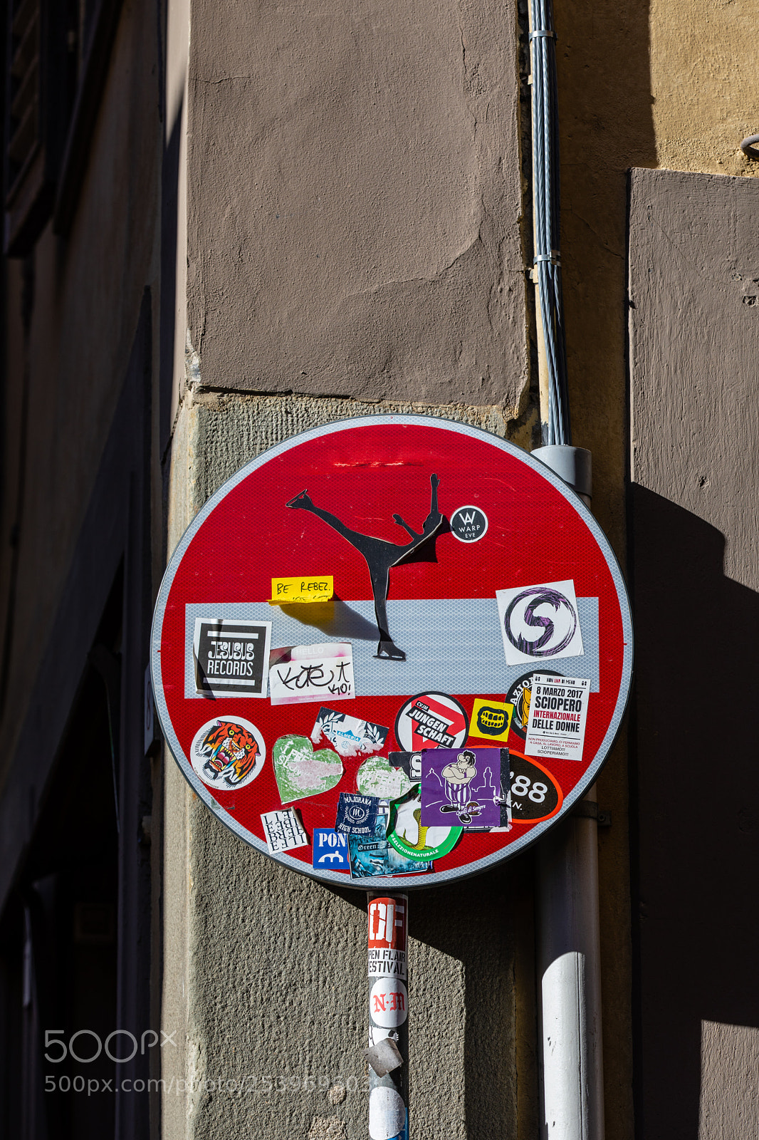 Canon EOS 5D Mark IV sample photo. Florence traffic sign art photography