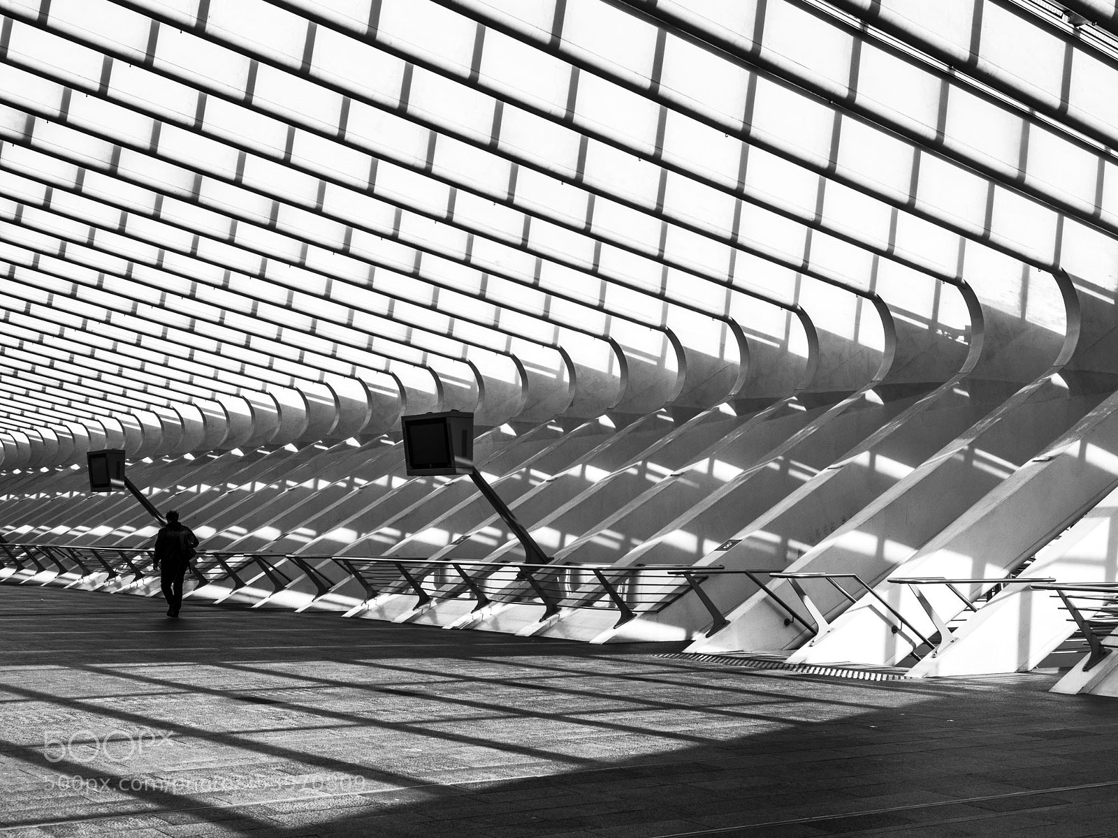 Olympus OM-D E-M5 II sample photo. Light & shadow photography