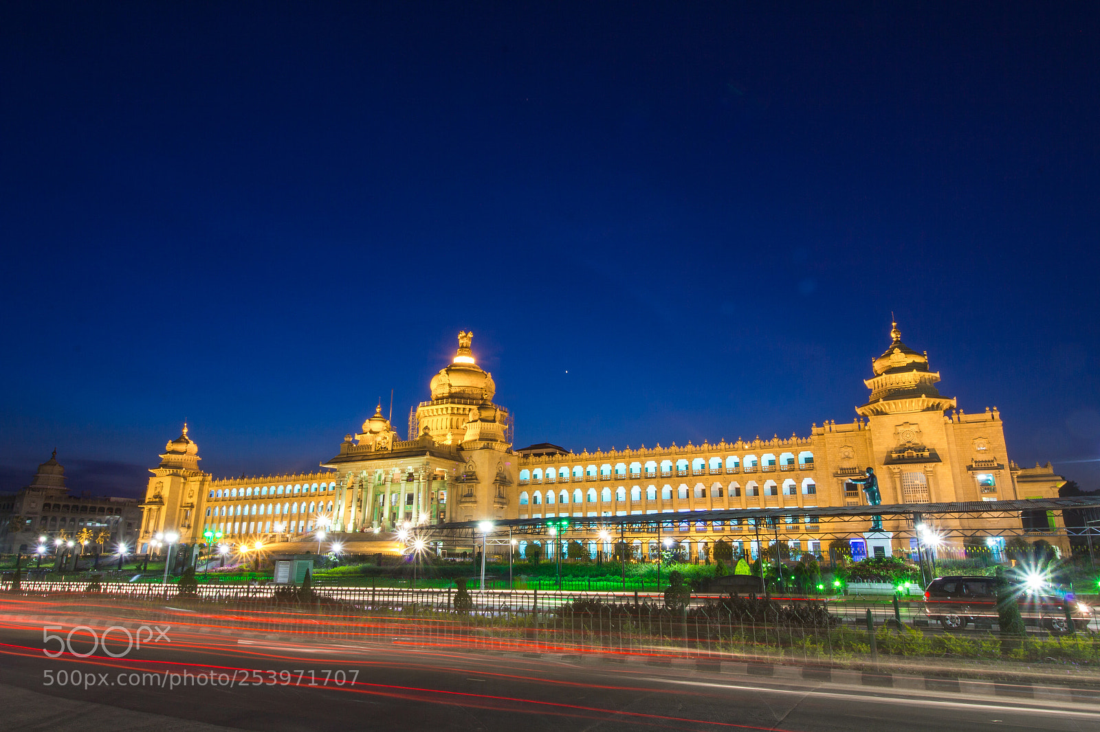 Canon EOS 550D (EOS Rebel T2i / EOS Kiss X4) sample photo. Vidhana soudha photography