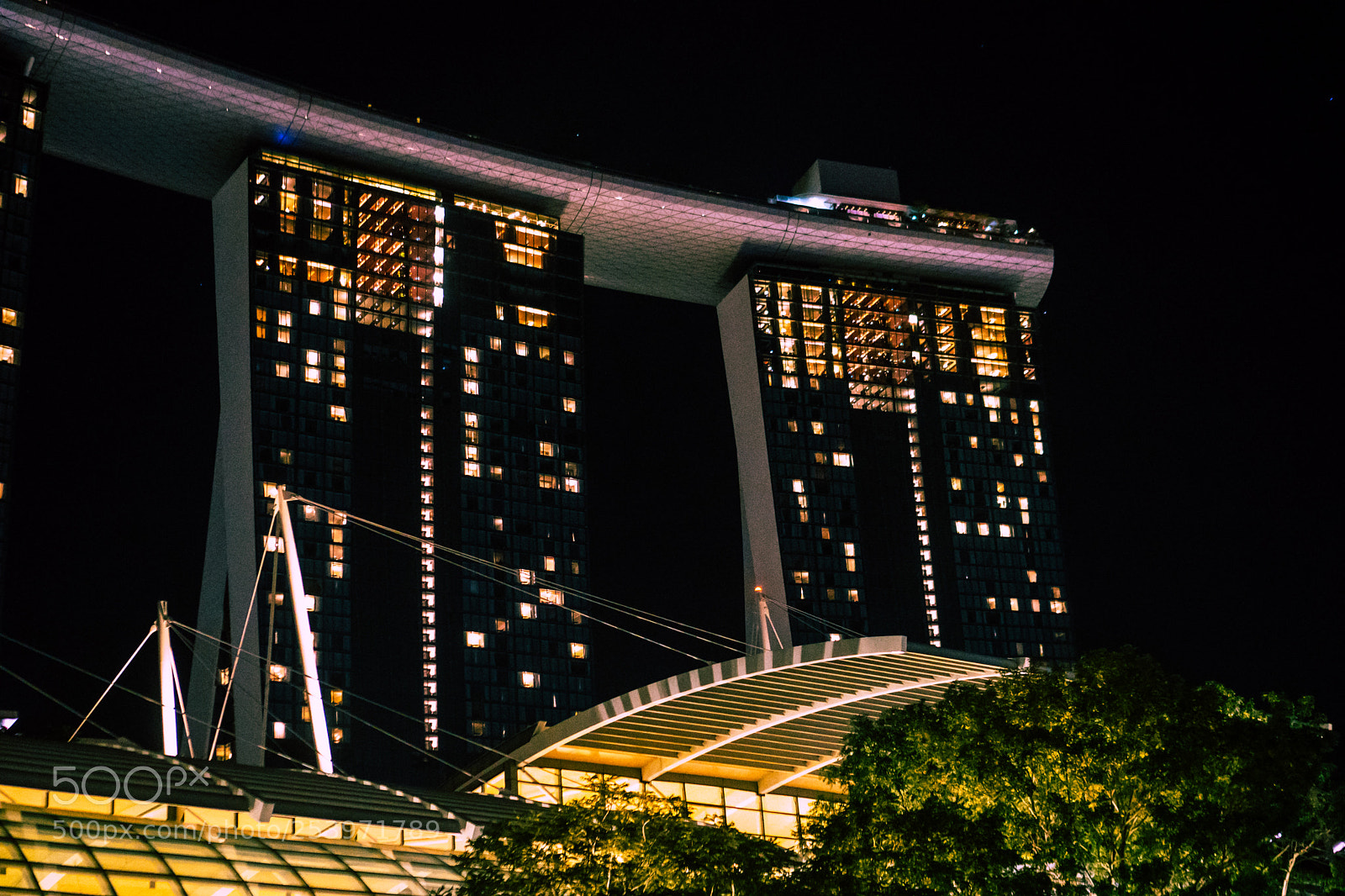 Sony a6300 sample photo. Marina bay roof photography