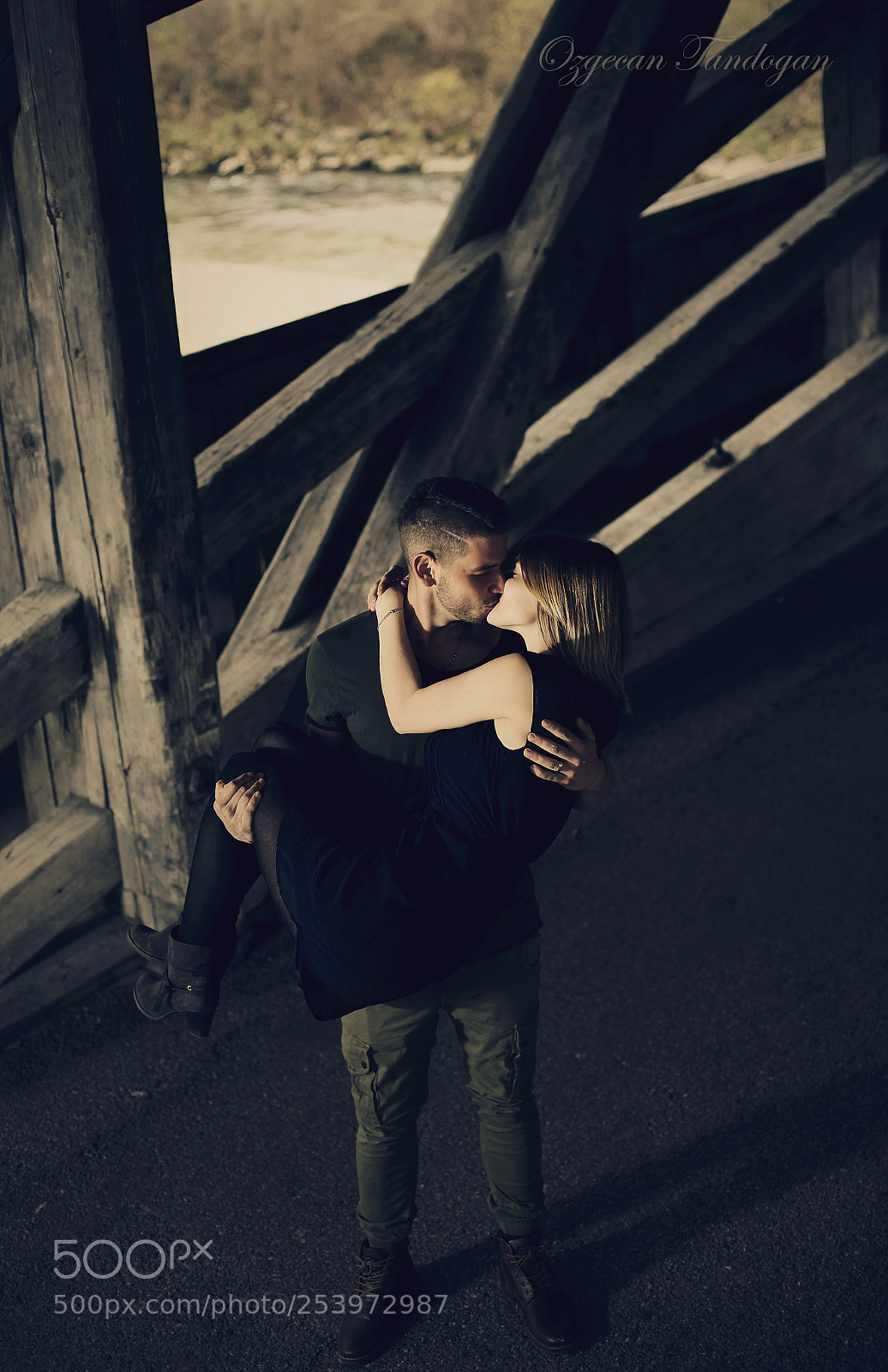 Canon EOS 5D Mark II sample photo. Lovely couple photography