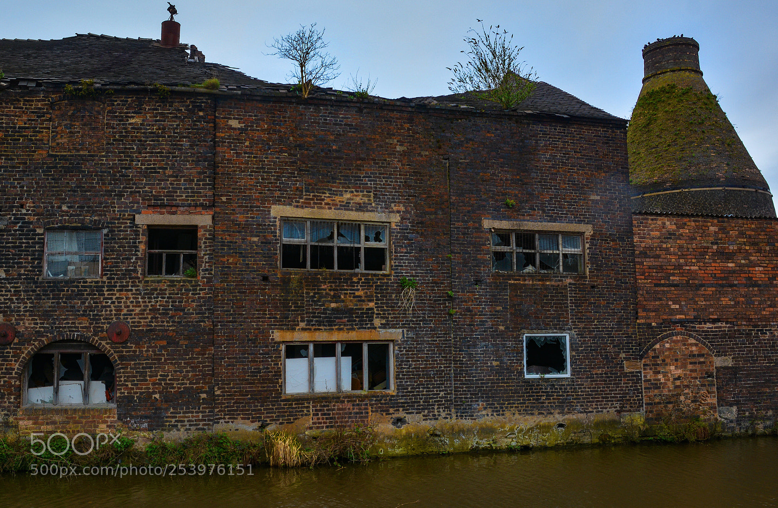 Nikon D5200 sample photo. Abandoned in stoke photography