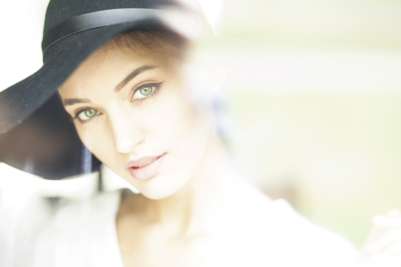 Canon EOS 5D Mark IV sample photo. Window reflection photography