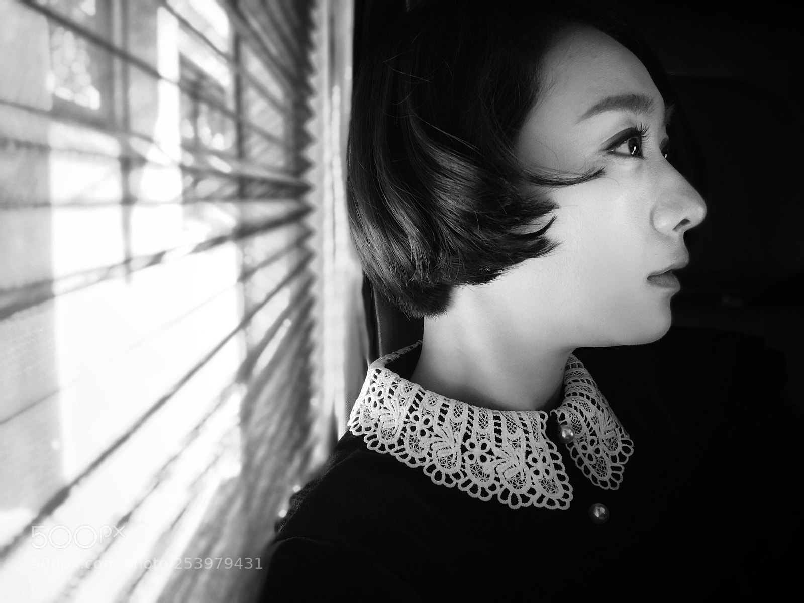 HUAWEI Mate 10 sample photo. An actress waiting for photography