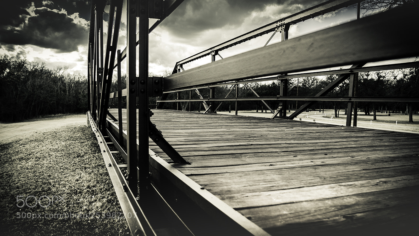 Canon EOS 650D (EOS Rebel T4i / EOS Kiss X6i) sample photo. Walkway photography