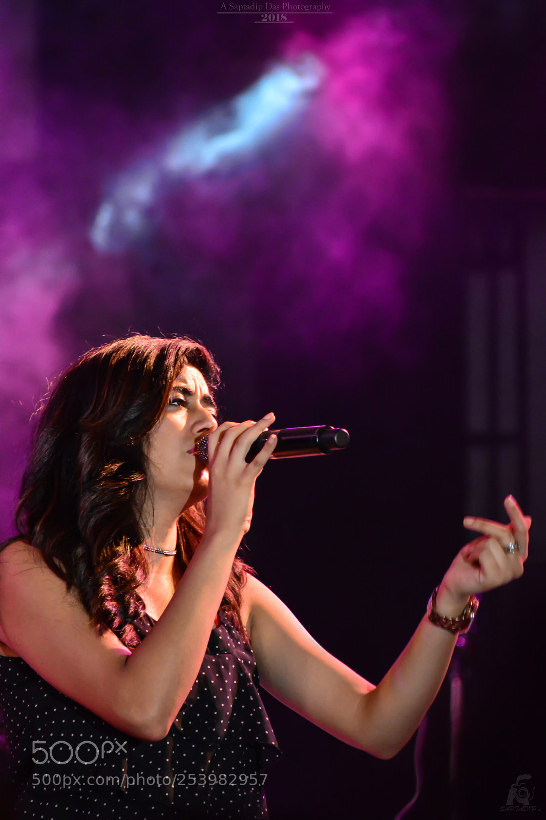 Nikon D5200 sample photo. Jonita gandhi live photography