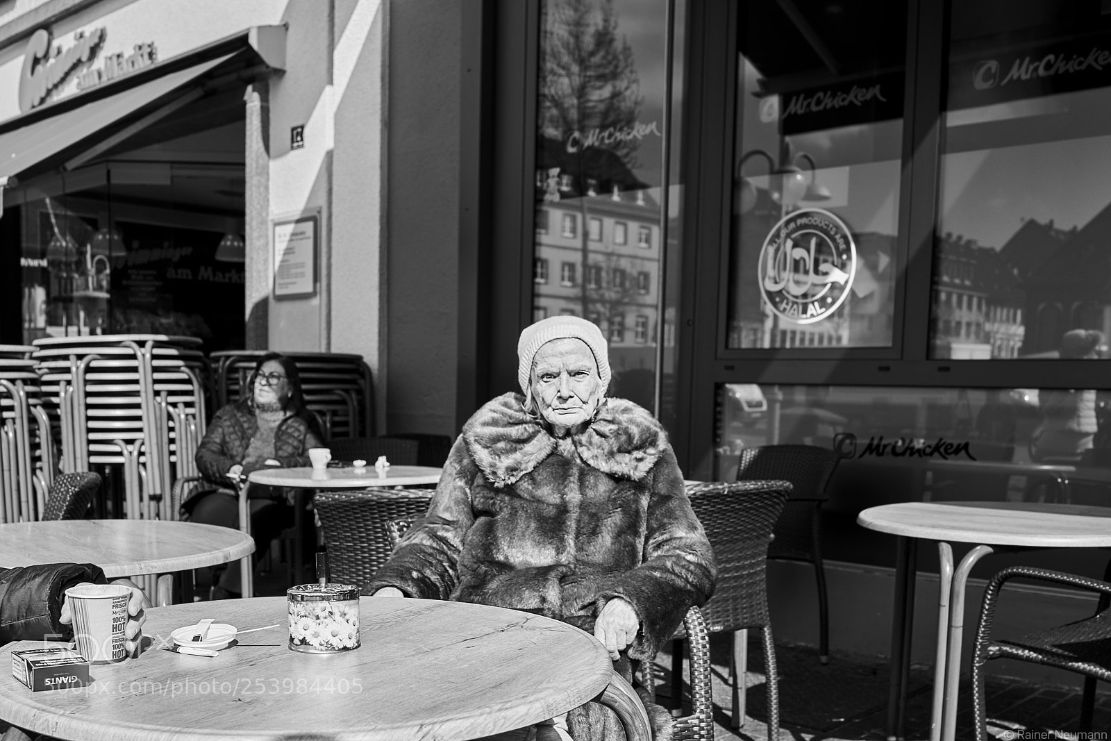 Sony Cyber-shot DSC-RX1R II sample photo. Frau 490 b&w photography