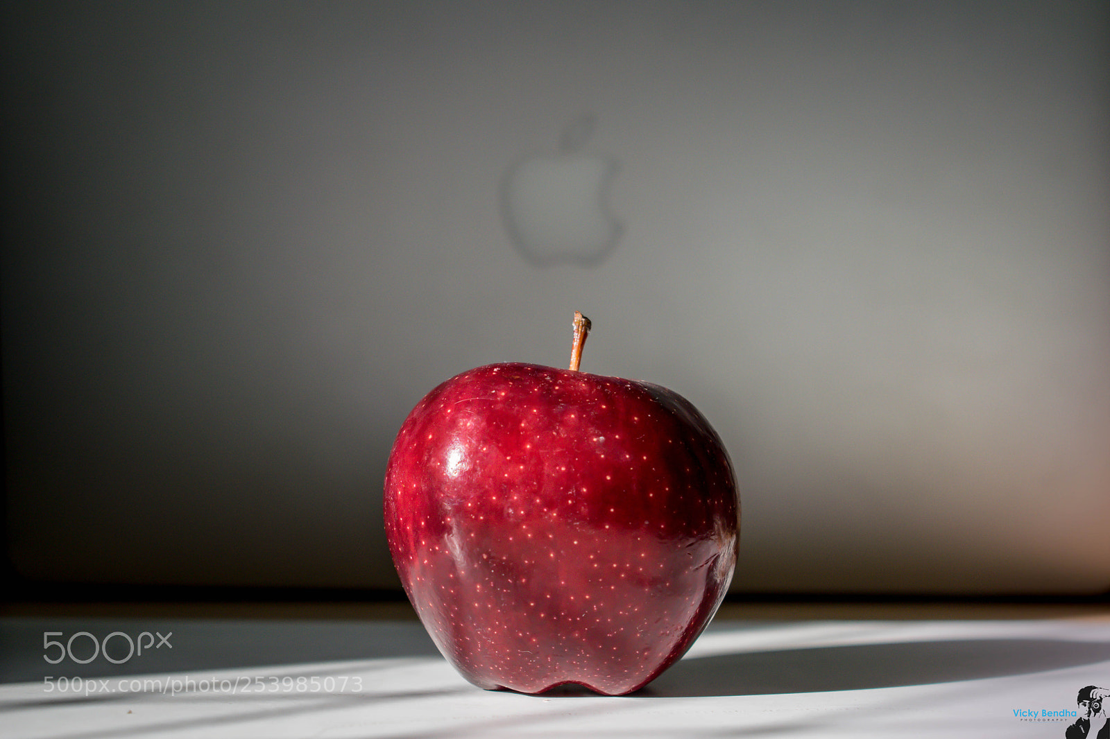 Nikon D5300 sample photo. Red apple with mac photography