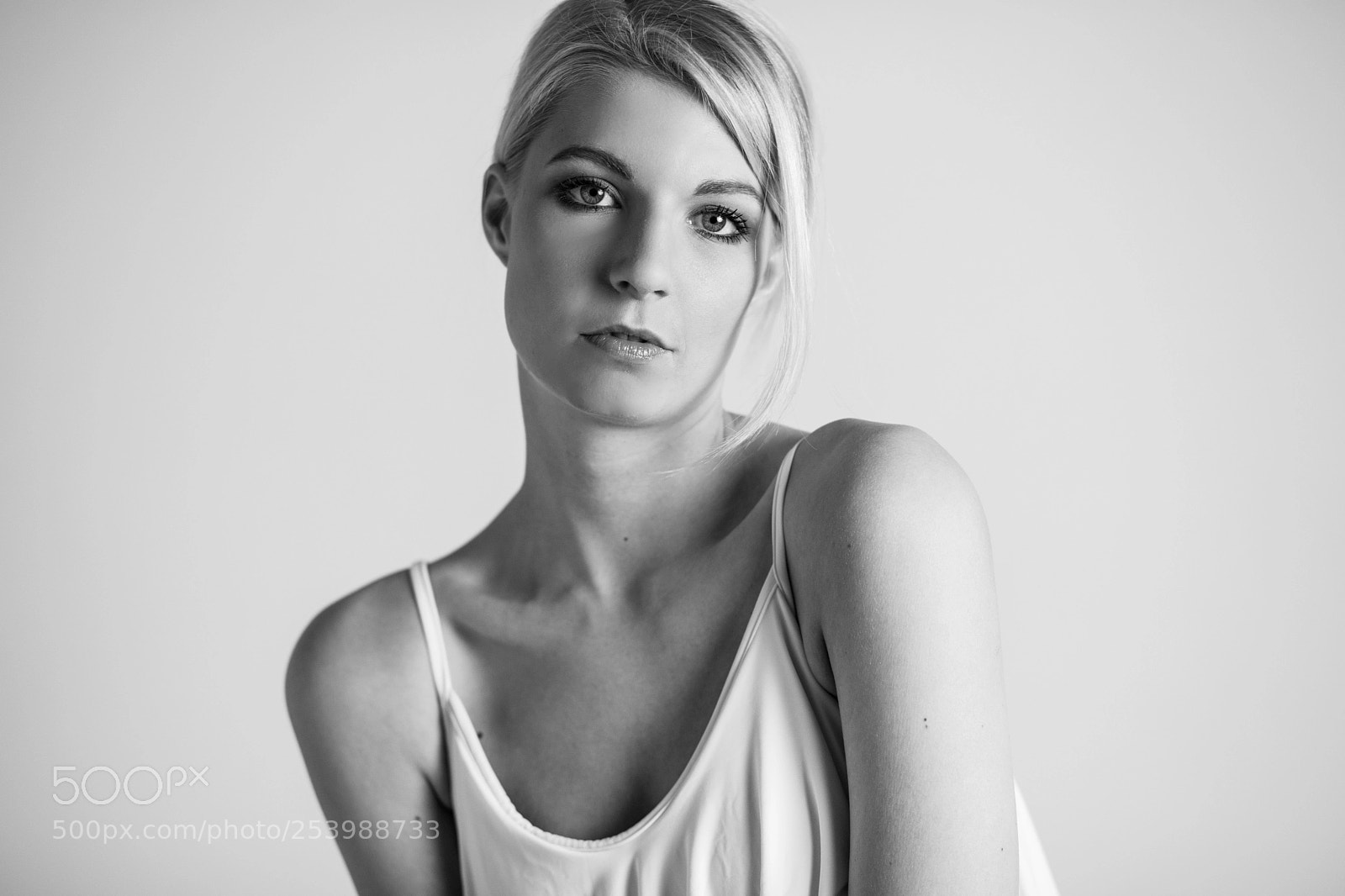 Canon EOS 5D Mark IV sample photo. Untitled photography