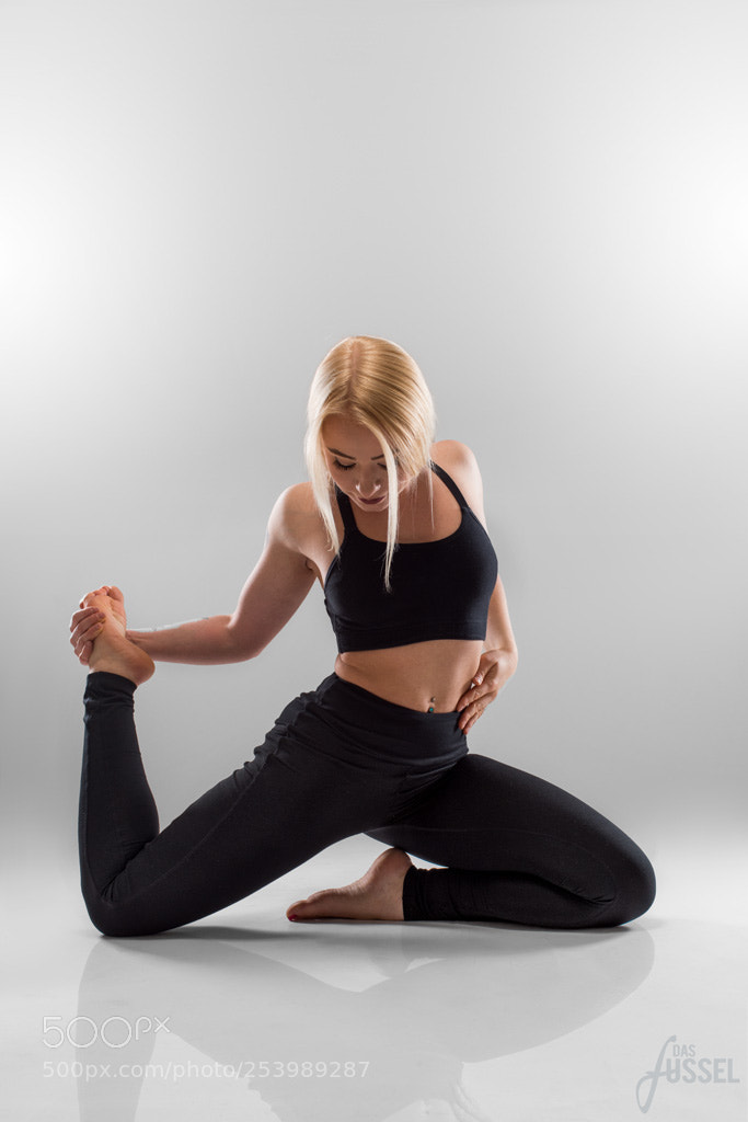 Nikon D800 sample photo. Yoga i photography